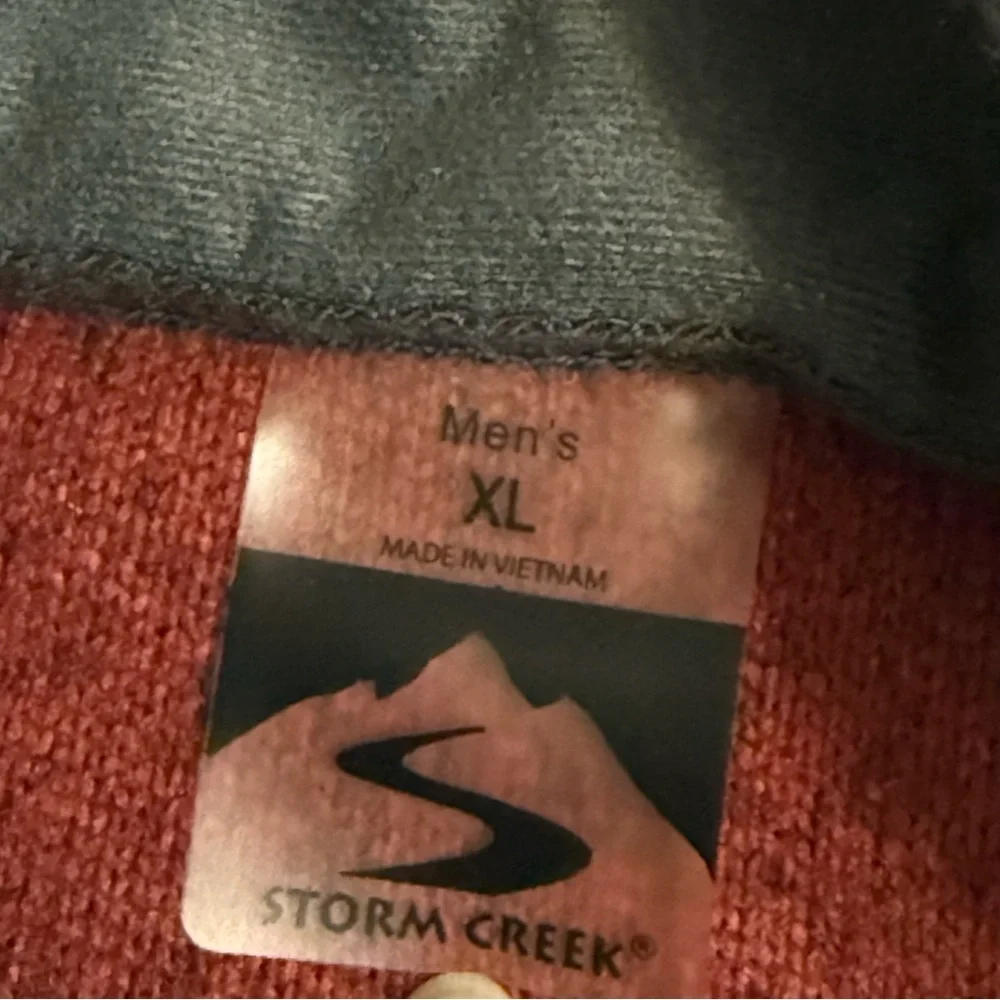 Storm Creek Men's‎ XL Red Sweater